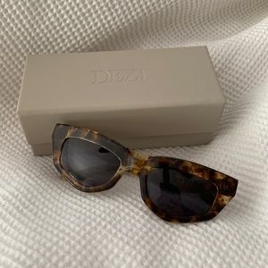 Dezi Sunglasses - “On Read” Dark Roast / Dark Smoke